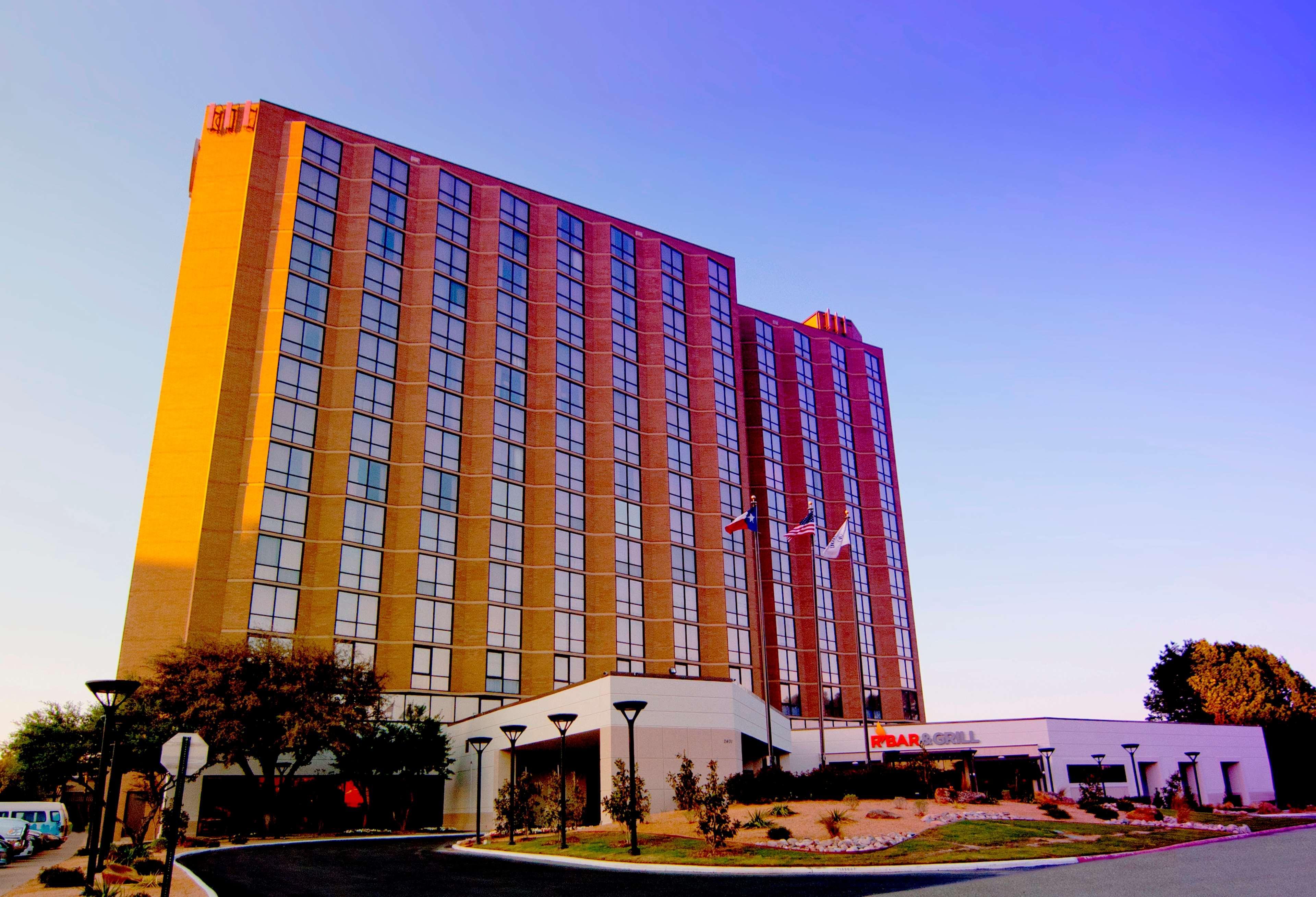 Hilton Arlington Exterior foto