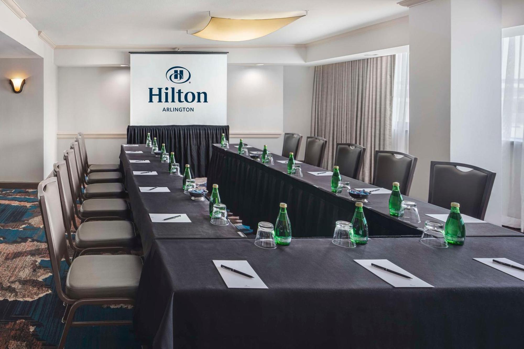 Hilton Arlington Exterior foto